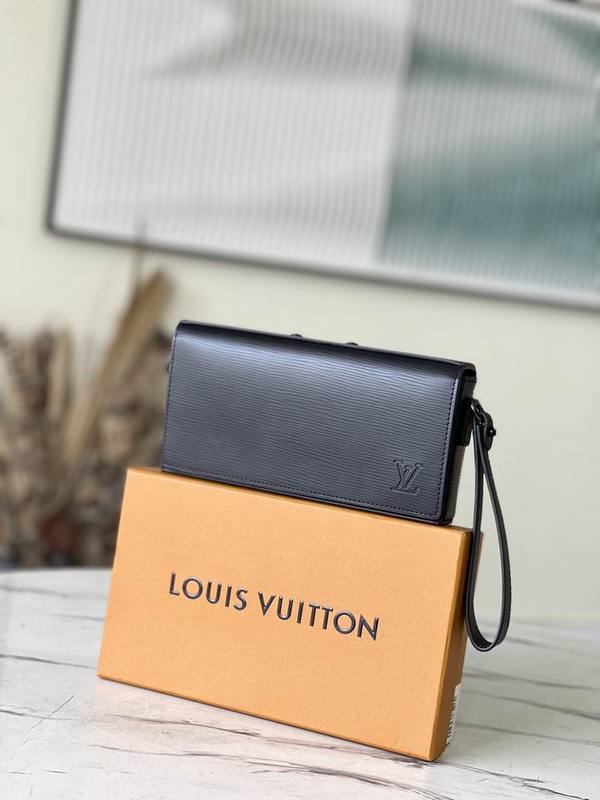 LV Wallets 44